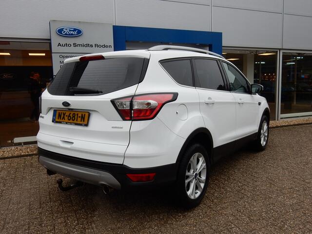Ford KUGA 1.5 120PK EcoBoost Titanium | Half leder | Trekhaak | Winter pack | PDC | Navigatie |