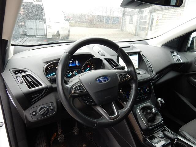Ford KUGA 1.5 120PK EcoBoost Titanium | Half leder | Trekhaak | Winter pack | PDC | Navigatie |