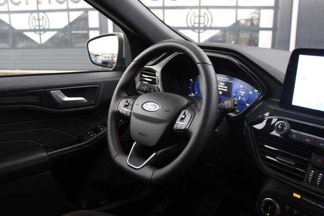 Ford KUGA 2.5 PHEV ST-Line | Incl. 12 maanden garantie | Virtual cockpit | DAB+ | Navigatie | Achteruitrijcamera | Apple carplay/ Android auto | Zwart hemel | 18" velgen | Parkeersensoren voor en achter | Keyless entry & go |
