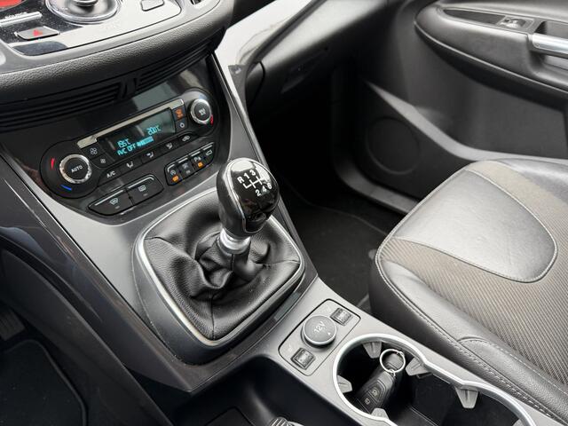 Ford KUGA 1.5 Titanium / Trekhaak / Camera / Cruise / NAP / Winterpakket