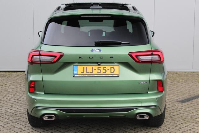 Ford KUGA 2.5-243pk PHEV ST-Line X. Trekgewicht 2.100kg. Nieuw Model ! Van ¤. 54.937,- voor ¤. 43.735,- Trekgewicht van 2.100kg ! Elektr. panodak., elektr. trekhaak, stoel-, stuur- en voorraamverw., 360gr. Camera, HUD, AppleCarplay/Androidauto, Elektr. verstelb. co