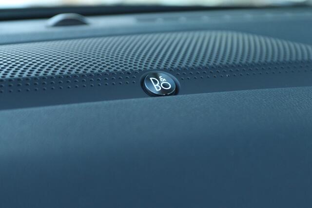 Ford KUGA 2.5 PHEV SOUND EDITION ST-LINE *NIEUW DIRECT LEVERBAAR!* PANO | WEGKLAPBARE TREKHAAK | 360 CAMERA | WINTERPACK | ACC | CARPLAY