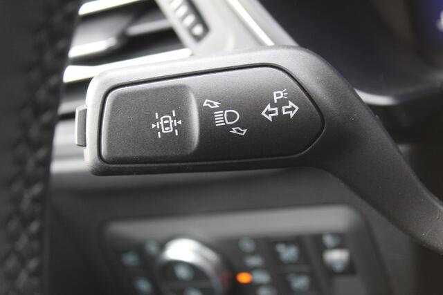 Ford KUGA 2.5 PHEV Titanium X , 225pk , 1500kg Trekgewicht Stoel, Stuur en Voorruit verwarming Climate Control, Cruise Control, Winter Pack, Camera