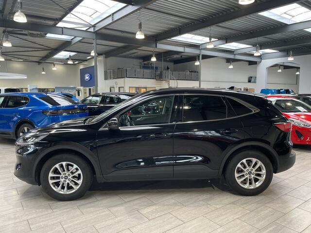 Ford KUGA 1.5 EcoBoost 150 pk Titanium | Trekhaak | LED | Winter Pack | Navi | Clima | Cruise | 100% dealer onderh.