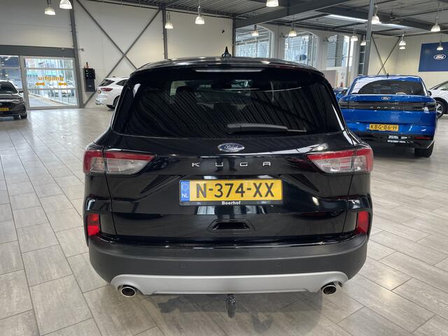 Ford KUGA 1.5 EcoBoost 150 pk Titanium | Trekhaak | LED | Winter Pack | Navi | Clima | Cruise | 100% dealer onderh.