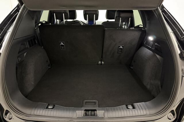 Ford KUGA 1.5 EcoBoost ST-Line X | Apple Carplay/Android Auto | Climate Control | Premium Audio | Cruise Control | Draadloze telefoon lader | Keyless entry + start |