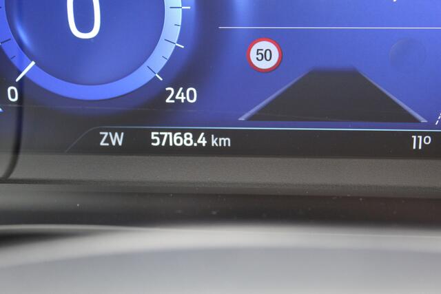 Ford KUGA 1.5 EcoBoost ST-Line X , 150pk 1800 Trekgewicht Cilmate control , Camera , Stoel,Stuur en Voorruit verwarming Navigatie , Trekhaak , Elek.verstelbare bestuurders stoel