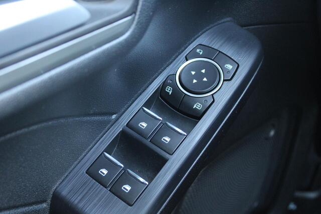 Ford KUGA 2.5 PHEV Titanium | Wegklapbare trekhaak | Winter Pack | Adaptive cruise control | Dodehoeksensoren | Elektrische achterklep | Head up Display