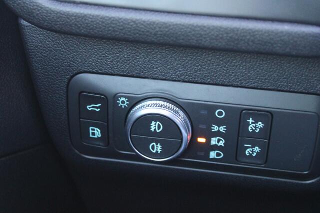 Ford KUGA 2.5 PHEV Titanium | Wegklapbare trekhaak | Winter Pack | Adaptive cruise control | Dodehoeksensoren | Elektrische achterklep | Head up Display