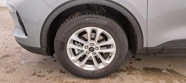 Ford KUGA 2.5 FHEV Titanium 190pk | Driver Assistance Pack | Wegklapbare Trekhaak | Geen stekker nodig | 1.600kg Trekgewicht | Michelin Cross Climate banden