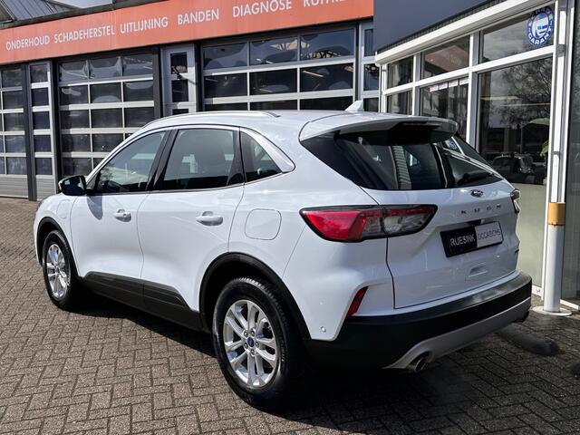 Ford KUGA 2.5 PHEV TITANIUM TREKHAAK