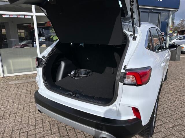 Ford KUGA 2.5 PHEV TITANIUM TREKHAAK