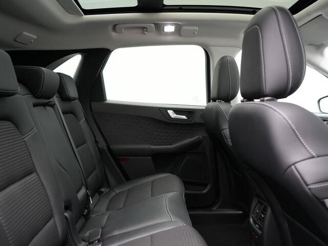 Ford KUGA 2.5 Titanium X PHEV 225pk Dealer O.H. | Trekhaak Af Fabriek | Panodak | Head Up | Adaptive Cruise | 360 Camera | Bang & Olufsen | Sportstoelen & Stuur Verwarmd | Keyless | Blis | Navigatie | DAB | Plug In Hybrid |