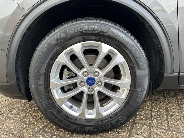 Ford KUGA 2.5 PHEV TITANIUM