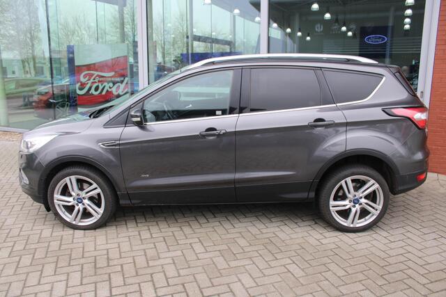 Ford KUGA 1.5 EcoBoost 182 PK Titanium Automaat | Trekhaak | Winterpack | Electrische achterklep | Climate Control | Navigatie | 19 Inch Lichtmetalen Velgen