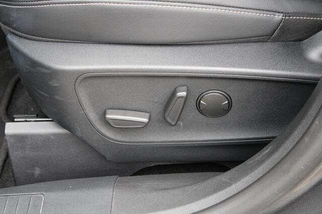 Ford KUGA 2.5 PHEV Titanium X |SCI|225pk | Winterpack | Elek. Achterklep | B&O Play | Half Leder | Michelin Cross Climate | 1.500kg Trekgewicht