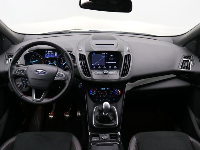 Ford KUGA 1.5 EcoBoost ST Line / Trekhaak / 2000KG Trekgewicht / Stoel en Stuurwielverwarming / Vooruitverwarming / Cruise Control / Dealeronderhouden / Historie aanwezig / LMV /