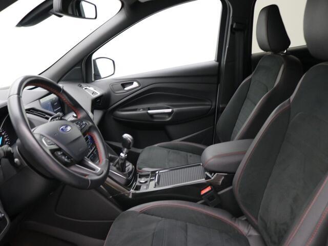 Ford KUGA 1.5 EcoBoost ST Line / Trekhaak / 2000KG Trekgewicht / Stoel en Stuurwielverwarming / Vooruitverwarming / Cruise Control / Dealeronderhouden / Historie aanwezig / LMV /
