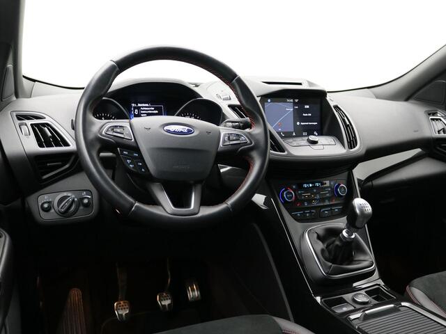 Ford KUGA 1.5 EcoBoost ST Line / Trekhaak / 2000KG Trekgewicht / Stoel en Stuurwielverwarming / Vooruitverwarming / Cruise Control / Dealeronderhouden / Historie aanwezig / LMV /