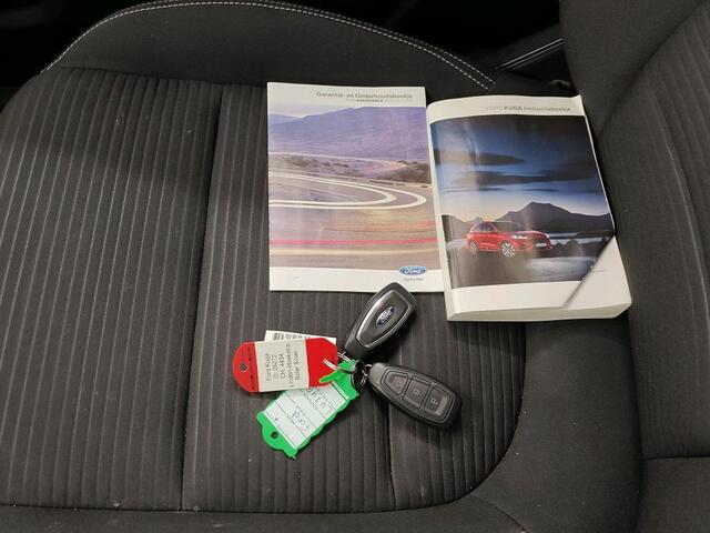 Ford KUGA 2.5 PHEV Titanium 1e Eigenaar | Volledig Onderh | BTW | NAP | SOH91% | Trekhaak | 2 Kabels | Carplay | Navi | Cruise | DAB | Keyless | Bots | PDC