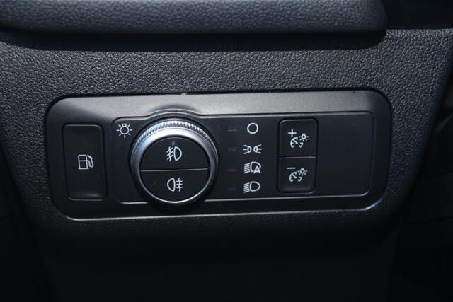 Ford KUGA 2.5 PHEV Titanium | 28.800 KM | Winterpack | navigatie | L. M. Velgen.