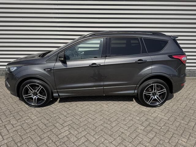 Ford KUGA 1.5 ST-Line Pano Camera Trekhaak ST