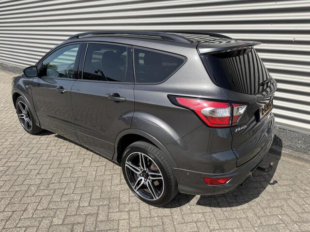 Ford KUGA 1.5 ST-Line Pano Camera Trekhaak ST