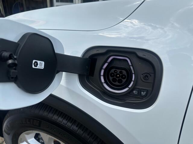 Ford KUGA 2.5 PHEV TITANIUM TREKHAAK
