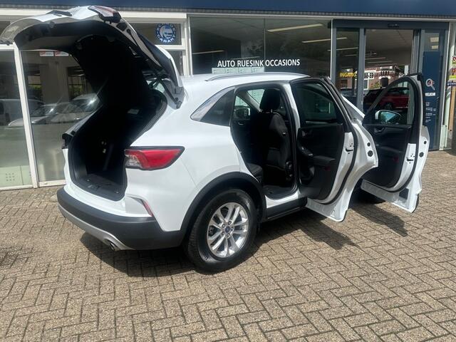 Ford KUGA 2.5 PHEV TITANIUM TREKHAAK