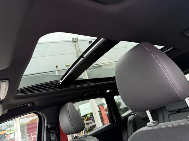 Ford KUGA 1.5 Turbo ST Line..!! Panoramadak, Camera, Trekhaak, LED verl, etc..
