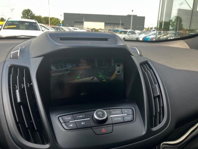 Ford KUGA 1.5 Ecoboost ST Line 150 pk - Navi - camera - pan dak - trekgew 2.000 kg!