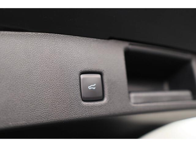Ford KUGA 2.5 PHEV ST-Line X BLACKPACK ELEKTR.TREKHAAK | PANO.DAK | LED MATRIX | 20" VELGEN | AGR STOELEN