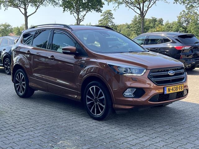Ford KUGA 1.5 EcoBoost Vignale | Winterpack | Panoramadak | Trekhaak | 2000kg Trekgewicht