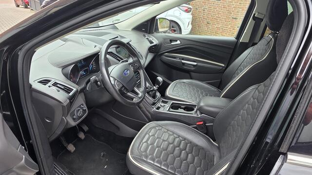 Ford KUGA 1.5 EcoBoost Vignale 150pk Navi, EL Trekhaak, Winterpack, Leer, Memory, DAB+
