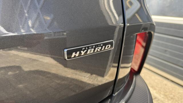 Ford KUGA MCA (MY2026.75) Titanium 2.5 Plug-in Hybride e-CVT automaat 2.5 PHEV Titanium | Elektrische trekhaak | Stoel en stuur verwarming |Achteruitrijcamera | Dodehoeksensor | Bluie Cruise Voorbereiding