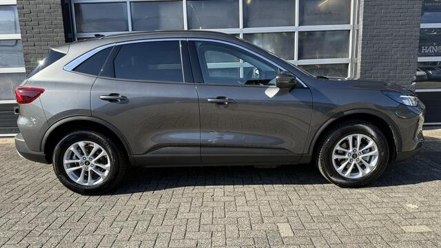 Ford KUGA MCA (MY2026.75) Titanium 2.5 Plug-in Hybride e-CVT automaat 2.5 PHEV Titanium | Elektrische trekhaak | Stoel en stuur verwarming |Achteruitrijcamera | Dodehoeksensor | Bluie Cruise Voorbereiding