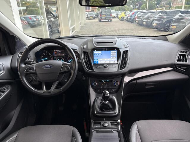 Ford KUGA 1.5 EcoBoost Titanium | Trekhaak | Navigatie | Park Assist | Cruise Control | Privacy Glass | Lichtmetalen velgen | Climate Control