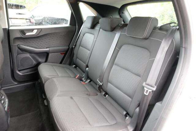 Ford KUGA 2.5 PHEV Titanium 224 PK | Winterpack | Stoelverwarming | Navigatie | Parkeersensoren | CarPlay | Climate Controle |