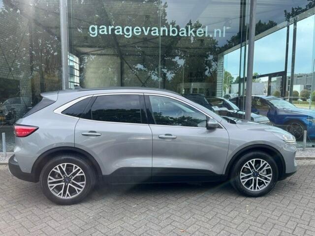 Ford KUGA 2.5 PLUG-IN HYBRID TITANIUM