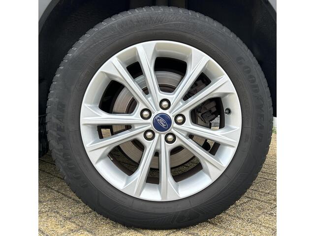 Ford KUGA 1.5 EcoBoost Titanium 150PK | ZEER NETTE STAAT | Achteruitrijcamera | SONY Audio | Elektrische Achterklep | Parkeersensoren | Navigatie | Stoelverwarming | Stuurverwarming | Voorruitverwarming | Climate Control | Cruise Control | 2 Sleutels | APK tot 30-08-2027 |