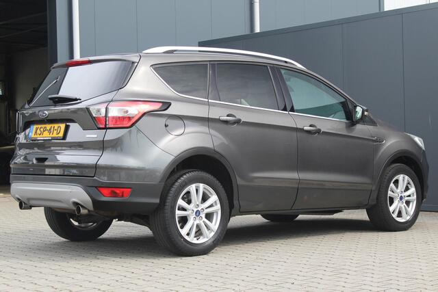 Ford KUGA 1.5 Titanium | Incl. 12 maanden garantie | Voorstoelen verwarmd | Verwarmd stuurwiel | Voorruit verwarming | Bluetooth | DAB | Climate control | Cruise control | Elektrische achterklep | Lichtmetalen velgen