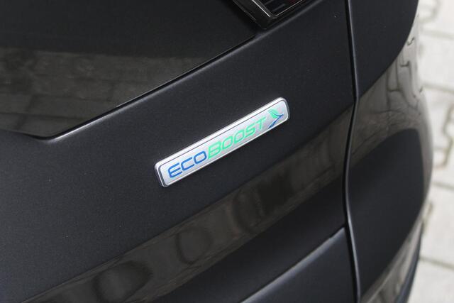 Ford KUGA 1.5 Titanium | Incl. 12 maanden garantie | Voorstoelen verwarmd | Verwarmd stuurwiel | Voorruit verwarming | Bluetooth | DAB | Climate control | Cruise control | Elektrische achterklep | Lichtmetalen velgen