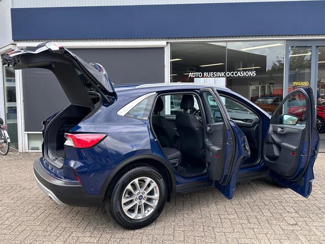 Ford KUGA 2.5 PHEV TITANIUM