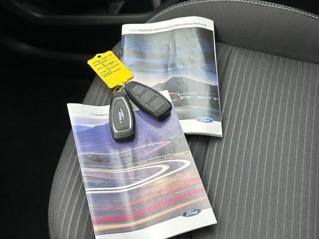 Ford KUGA 2.5 PHEV TITANIUM