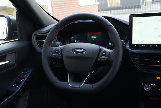 Ford KUGA 2.5 PHEV ST-Line | 243PK | Winterpakket | ACC | Camera | 2100KG | Kortom: een zeer complete, krachtige en moderne Kuga ST-Line met slechts 15 km, 243 pk, plug-in hybride techniek en maar liefst 2.100 kg trekgewicht. Een bijzonder interessante combinatie van
