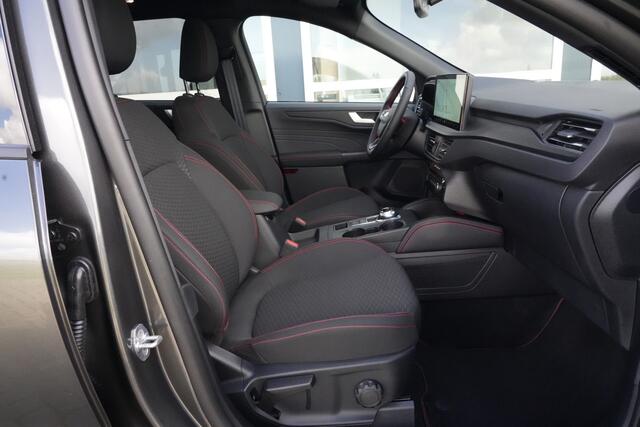 Ford KUGA 2.5 PHEV ST-Line | 243PK | Winterpakket | ACC | Camera | 2100KG | Kortom: een zeer complete, krachtige en moderne Kuga ST-Line met slechts 15 km, 243 pk, plug-in hybride techniek en maar liefst 2.100 kg trekgewicht. Een bijzonder interessante combinatie van