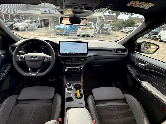 Ford KUGA 2.5 PHEV ST-Line X 243pk | Panoramadak | Wegklapbare trekhaak | Head up Display | Adaptive LED | Bang&Olufsen | AGR-stoelen | 2.100 kg trekgewicht