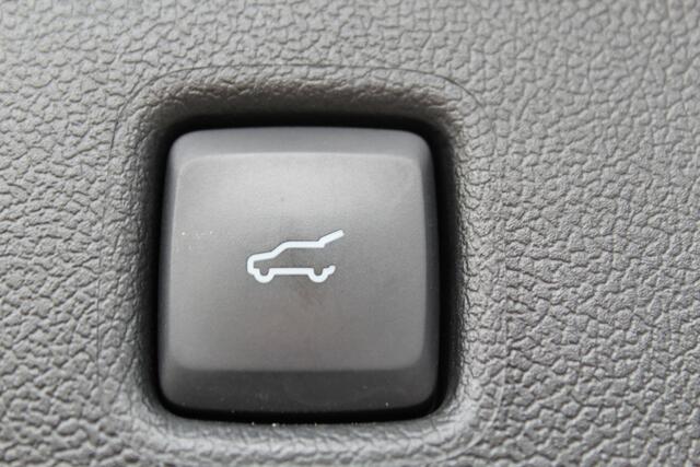 Ford KUGA 2.5-243pk PHEV ST-Line X. Febr. 2026, slechts 9.800km ! Autm. airco dual, elektr. panodak, elektr. trekhaak, elektr. achterklep, leer/alcantara, klep, LED verl., navigatie, telefoonvoorb., stoel-, stuur-, voorraam- en achterbankverw., side- en lan