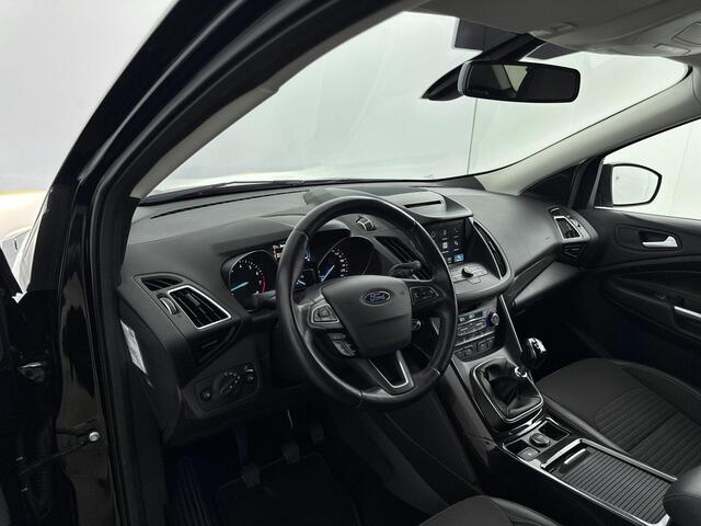 Ford KUGA 1.5 EcoBoost Titanium | Stoel & Stuurverwarming | Trekhaak | Parkeersensoren | Climate & Cruise Control | Navigatie | Keyless Entry | Voorruitverwarming |