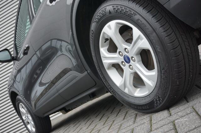 Ford KUGA 225PK PHEV Cool&Connect AUTOM. | WINTERPACK | CARPLAY | PARK. SENSOREN